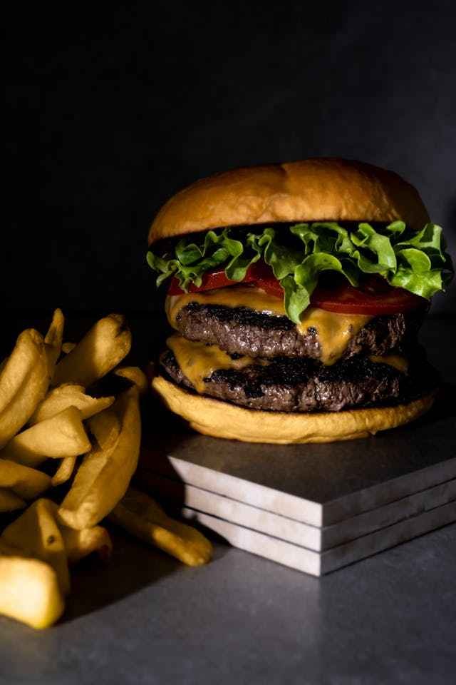 10 Best Burger Restaurants in Karachi for Juicy Flavor Lovers