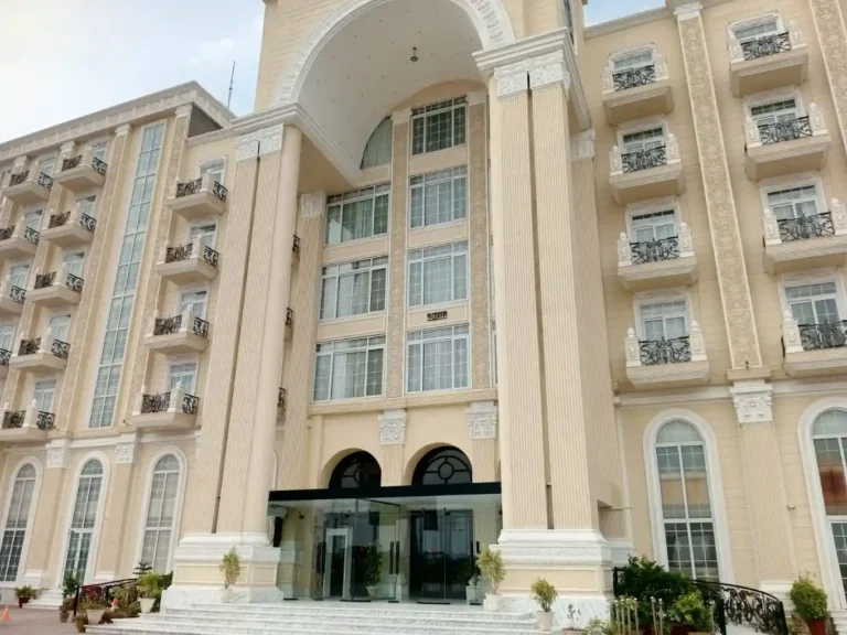 8 Best Hotels in Hyderabad for Dinner With Family Offering Delicious Food