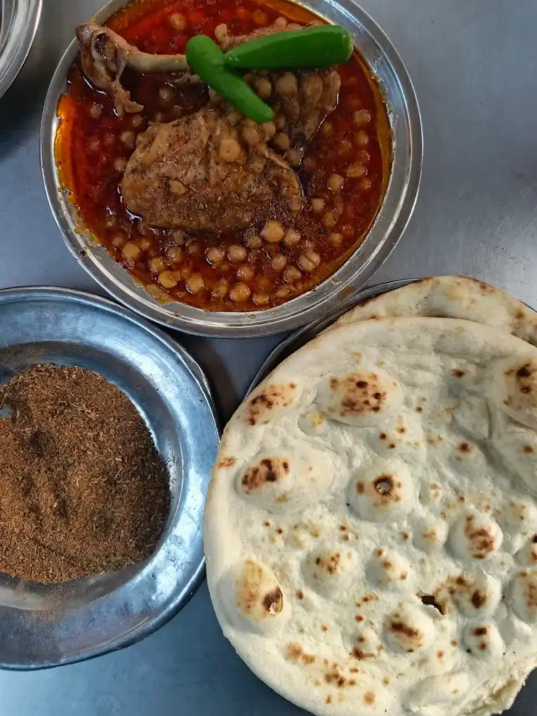 7 Best Chanay in Karachi for a Delicious Desi Breakfast